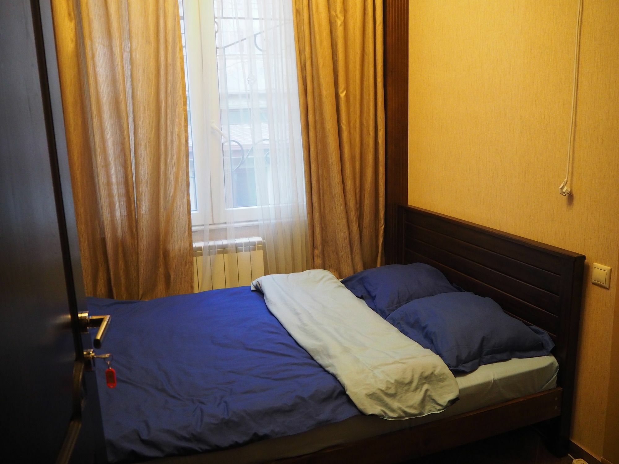 Cleopatra Palace Hostel Тбілісі Екстер'єр фото