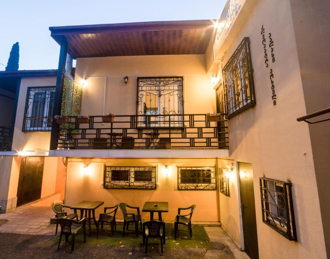 Cleopatra Palace Hostel Тбілісі Екстер'єр фото